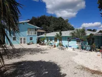2/1 Waterfront Apt. Large Dock In 1 of W Florida's most desirable neighborhoods