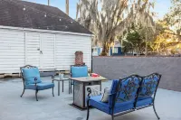 2/1 Historic Carriage House Walking Distance to Downtown