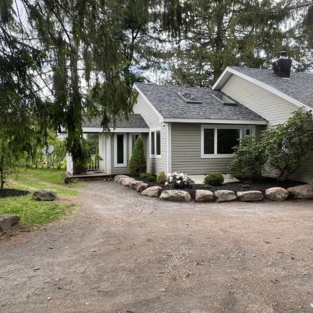 Charming Mountain Retreat Lg Mod/Kit on Stream/Fire-pit/Hot Tub