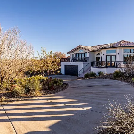 Sunset Mesa Hideaway-Lake Powell Views, Game Room & 3 Decks-Near Antelope Canyon