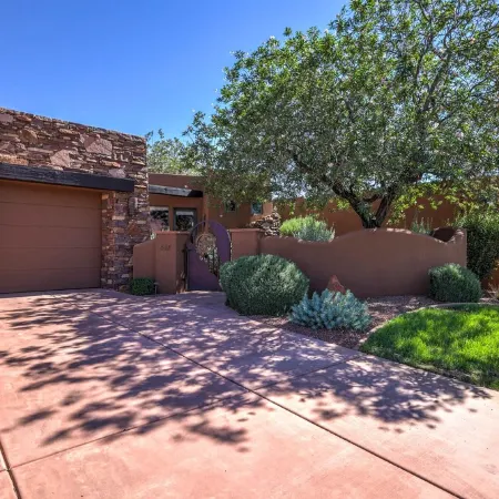 Entrada Oasis 1 BR Waterside Villa w/full Kitchen & Private Garage