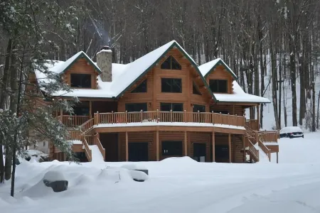 Luxurious Woodstock Home Rental Catskill Mountains Views & Private Retreat