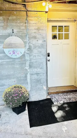 Charming Victorian Studio in Historial Downtown Logan