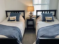 Lakeside Brand New Luxury Condo⚓️ Hotels in Bemus Point