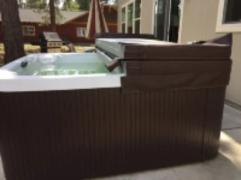 Beautiful 6 bedroom, 3 bathroom house custom built for vacation rental.