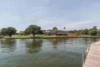 Beautiful Remodeled Luxury Waterfront Property- 3BR/2.5 bath-Sleeps 11!!!
