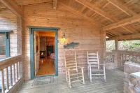 Bear Hugs #23 - Charming & Clean Log Cabin!