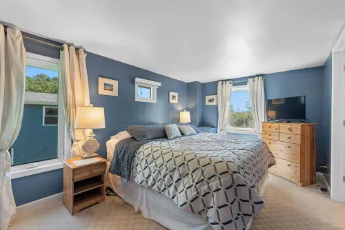 Waterfront w/ Private Pier! Excellent Fishing Year Round! Sunsets & Swimming Hotels in Lake Ripley