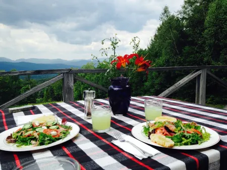 SugarBush Valley, Mad River Valley, Warren VT;  Weekly, Monthly Discounted rates Отели рядом с достопримечательностью «Шугарбуш Резорт»