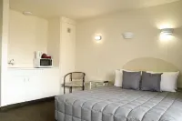 BK's Fountain Court Motel