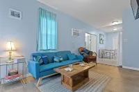 Sunset Cottage on Main Street Downtown Dunedin