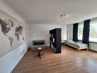 Schöne, neu Renovierte Wohnung mit Balkon für bis zu 4 Personen