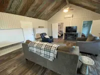 Toledo Bend Cabin-Mid-Lake-5 Miles from Town--Entire Cabin in Many, La Hotels in Sabine Parish