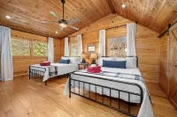 10 Min>Blue Ridge•Mountain Views•Hot Tub•Firepit•Game Room•Fishing Pond