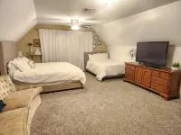 Luxe 5BR Family Retreat, Minutes From TAMU