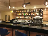 Canterbury International Hotel - bar