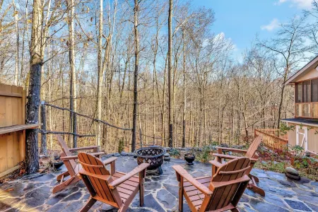 Cozy Scenic Mountain Getaway Hot Tub, Sauna & Game Room near Bushkill & Shawnee
