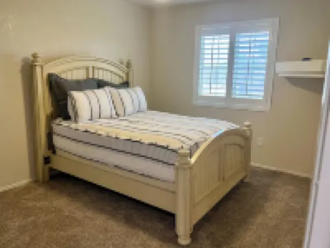 Yuma Foothills Family-friendly Home Central location to Lake, Dunes, River, etc. 福瑞娜麓山酒店