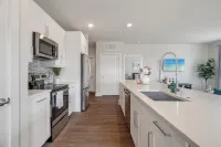 Serene Sienna 2/2 Apt, Full Kitch, W/D, Minutes from the Toll Way!