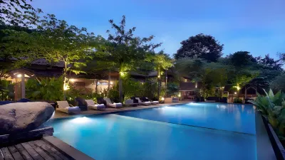 Desa Alamanis Resort Vila Hotel dekat Padepokan anti galau