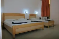 Hotel Shubham Holidays - bar