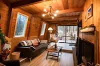 Lake Naomi A-Frame Cabin, Pet Friendly,