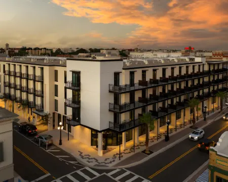 Hotel Haya Hotels in Tampa