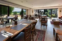 Old Mill Hotel & Lodge Hotel a Box