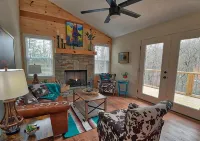 Charming 2-bedroom house with WiFi, AC nestled in the mountains of clayton