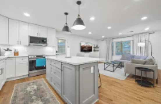 Stylish Smyrna Home Near Braves Stadium