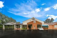 Super 8 by Wyndham Cornelia Hotels near Loudermilk Boarding House & Everything Elvis Museum