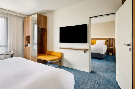 Courtyard Lyon Eurexpo Stadium Отели в г. Жена