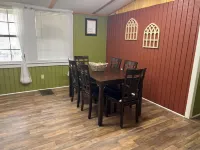 3 Bedroom 2 bath with plenty of covered parking! Hotels in Milam