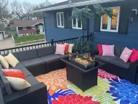 Norland Getaway, Great West End Location, Hot Tub-Pet Friendly, Arcade!