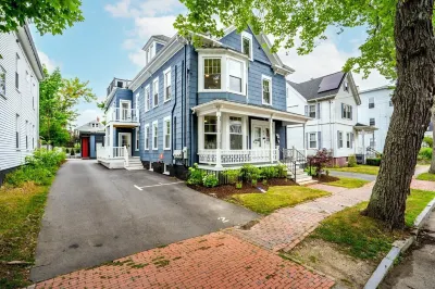 Workspace - Soaking Tub - W/D - 5 Min Downtown Hotels near Old Port