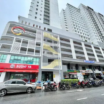 The Sun by Stellar ALV Отели в г. Баян Лепас