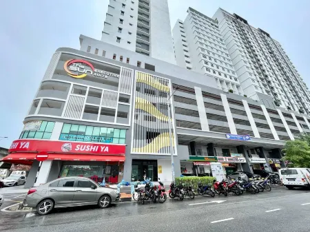 The Sun by Stellar ALV Отели рядом с достопримечательностью «Setia SPICE Convention Centre»