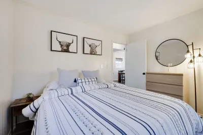 Modern Nature Escape with HotTub & GameRoom Kalahari Resorts & Conventions - Poconos附近的飯店