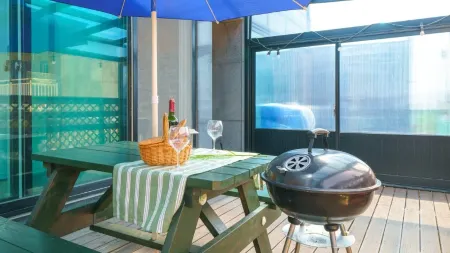 Ganghwa the Starspa Pension Отели рядом с достопримечательностью «Dongmak Beach»