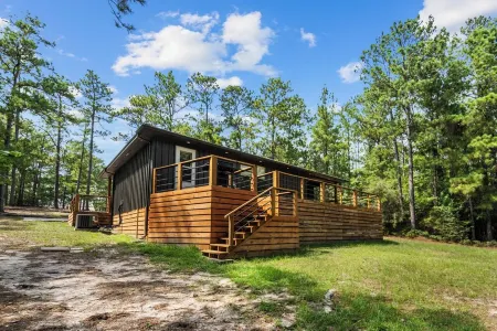 Charming 3-bedroom Summer House in Brookeland