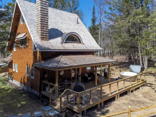 Creekside Couple's Retreat w Hot Tub, Sauna and Game Room, 2 Minutes from Lake