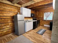 Petite Cabin With Ladder Loft Hotels in Fishhook