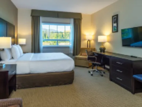 Comfort Inn & Suites Hotels in Terrace