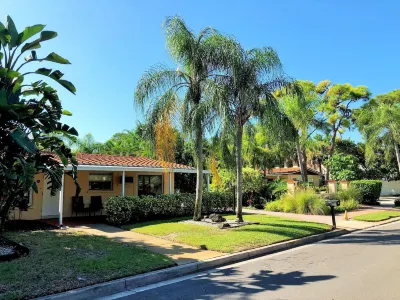 Tropical Villas of Venice Beach Các khách sạn gần Father Fish Aquarium
