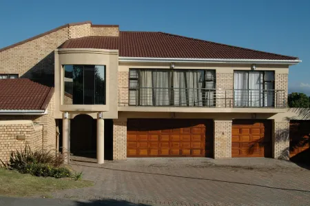 Bon A VIE Self-Catering and b&b Gonubie Full Solar Power, No Load Shedding! Отели в г. Chintsa