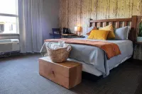 Hôtel Roquemont Hotels near The Secret Valley