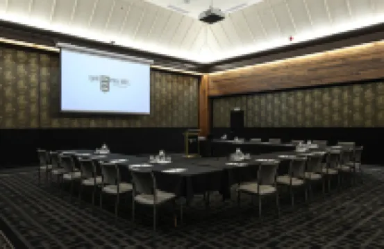 Ascot Park Hotel