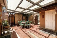 Charming 4-bedroom house with AC and WiFi in peaceful Whitewater