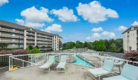 Greenbrier Getaway Whispering Pines 524 - Pools