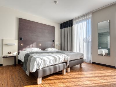 Le Merceny Motel